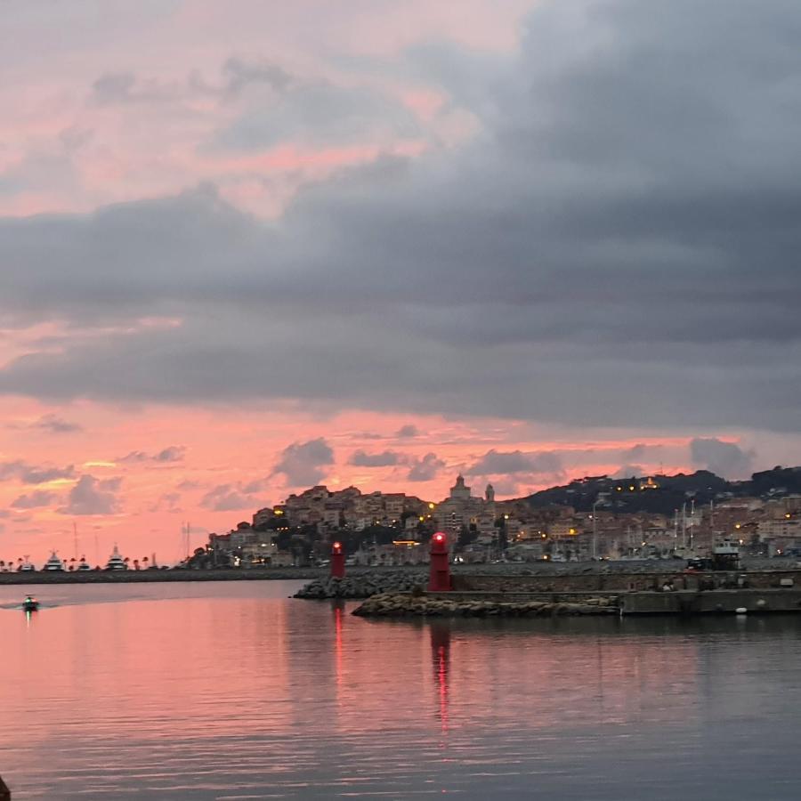Adelebeppe "The Seaview" Apartment Imperia Luaran gambar