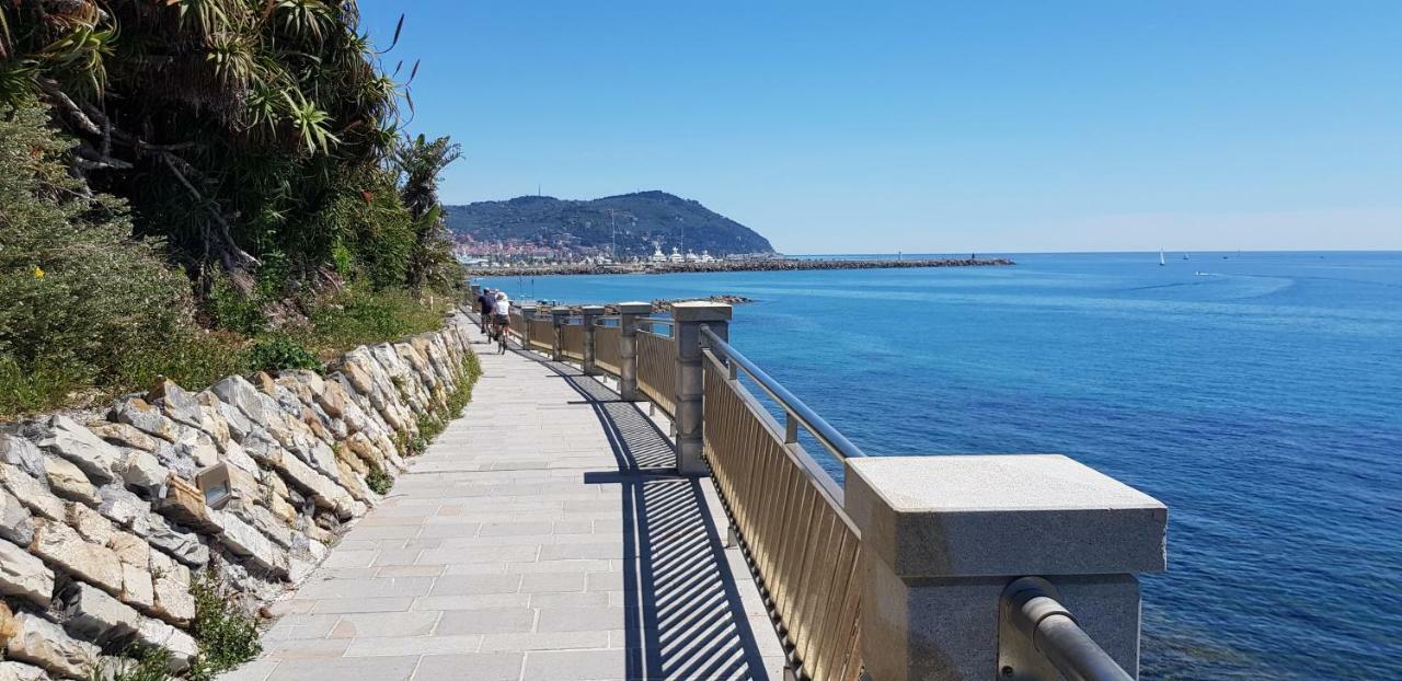 Adelebeppe "The Seaview" Apartment Imperia Luaran gambar