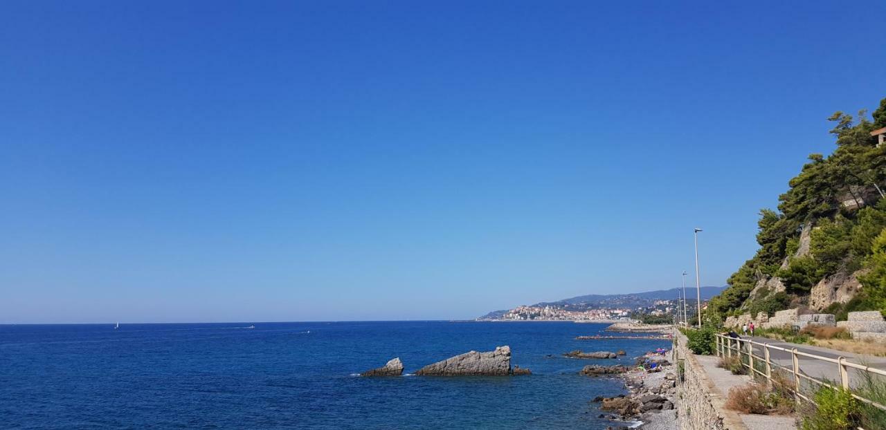 Adelebeppe "The Seaview" Apartment Imperia Luaran gambar